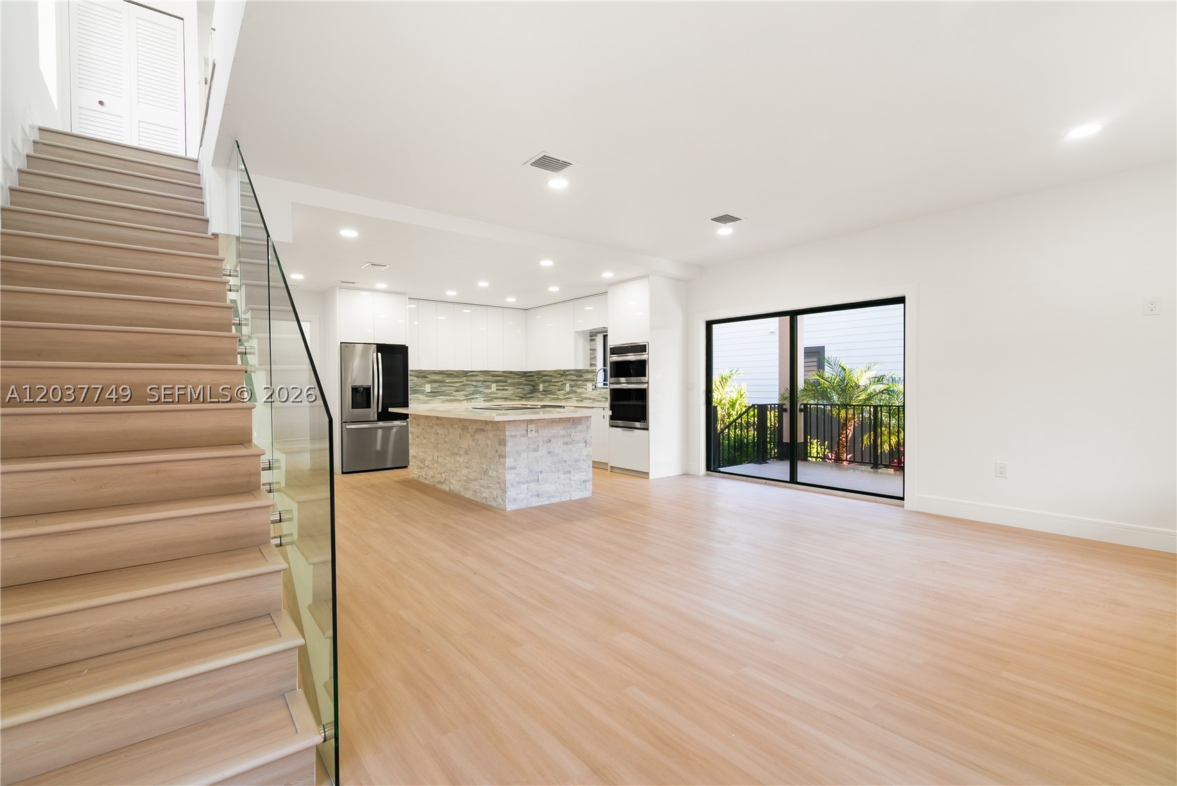 17 Coral Way Property Photo 4
