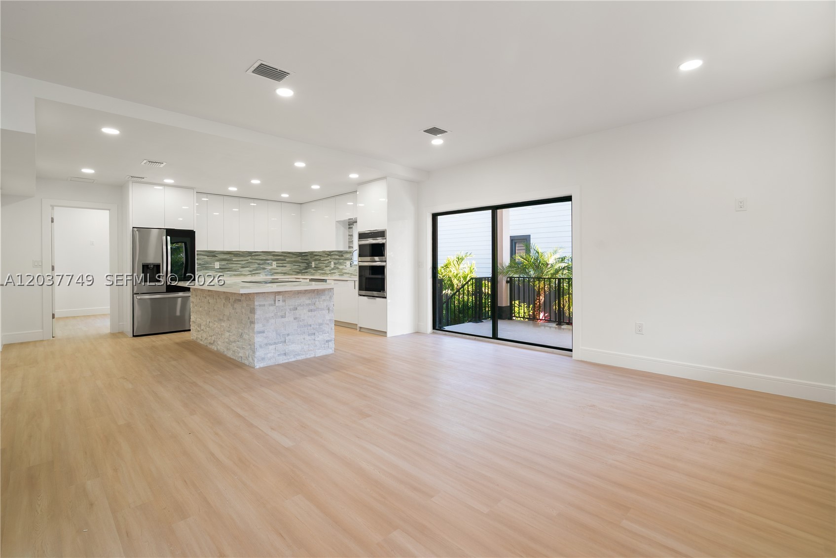17 Coral Way Property Photo 6