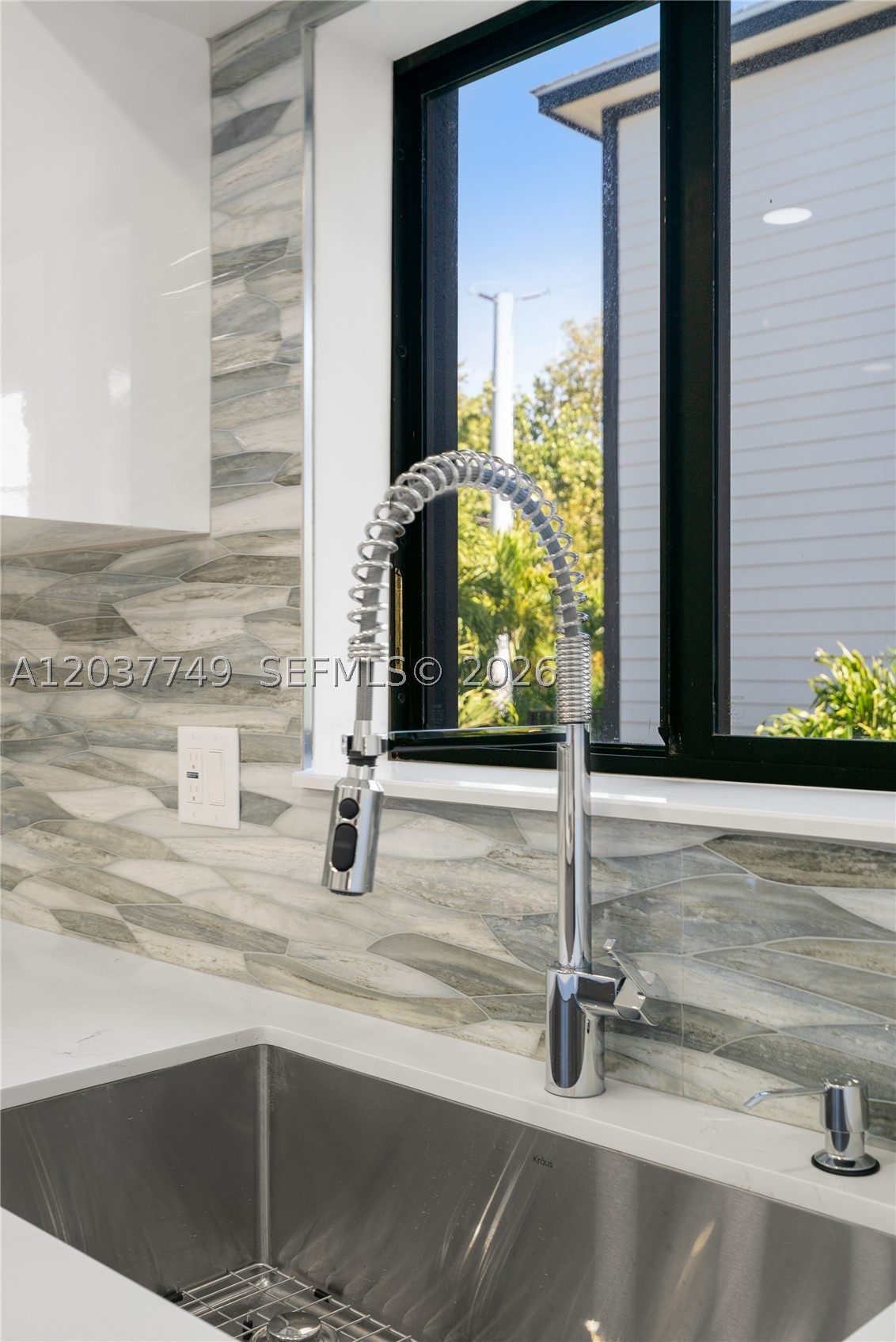 17 Coral Way Property Photo 7