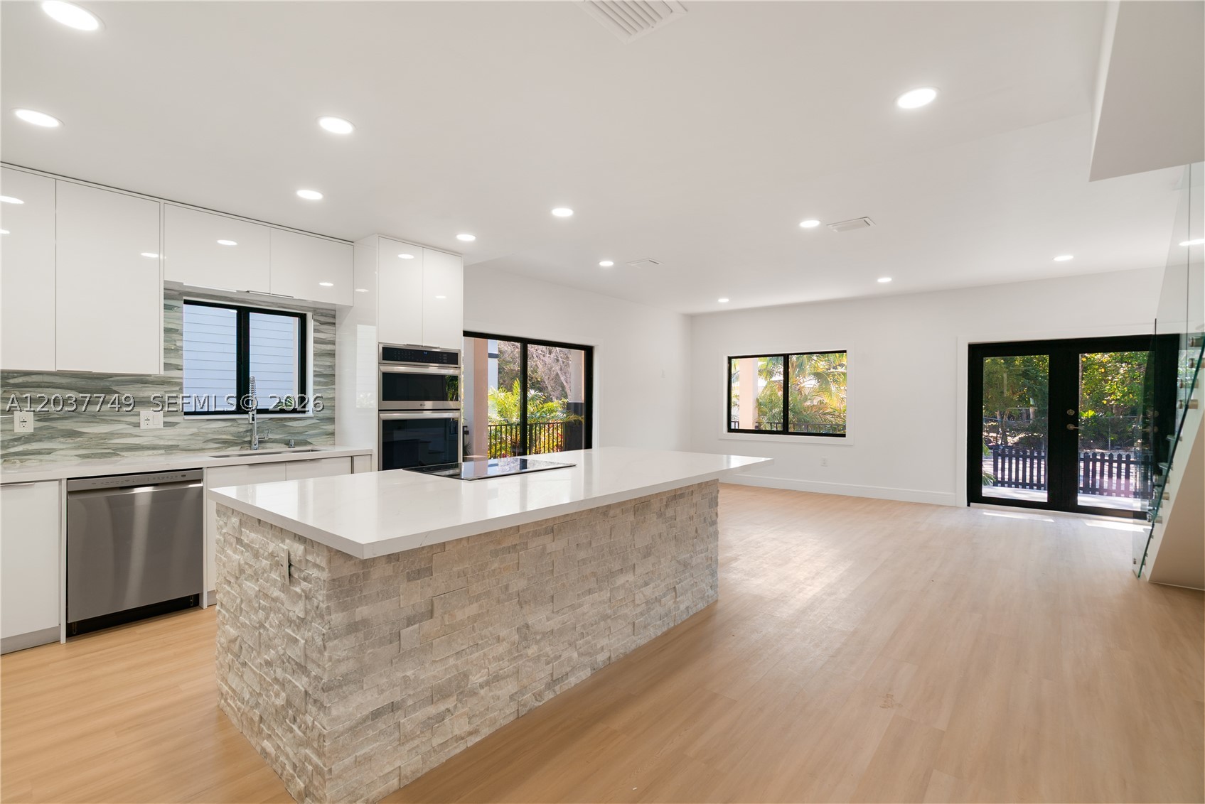 17 Coral Way Property Photo 9