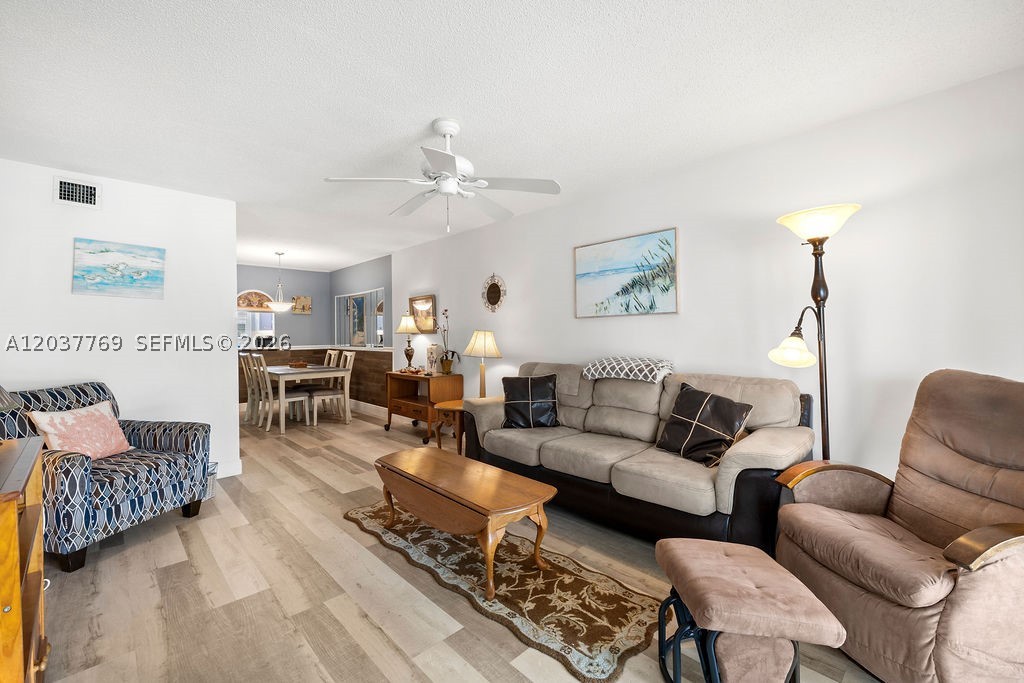 2800 Indian River Blvd R9 Property Photo 10