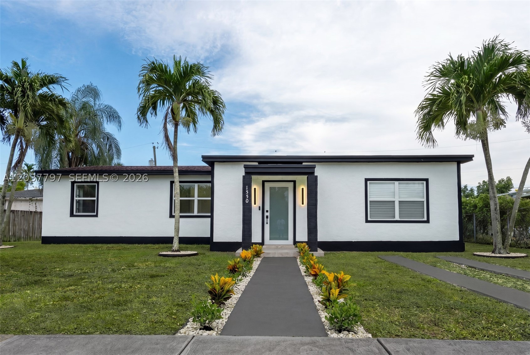1550 NE 9th Ct