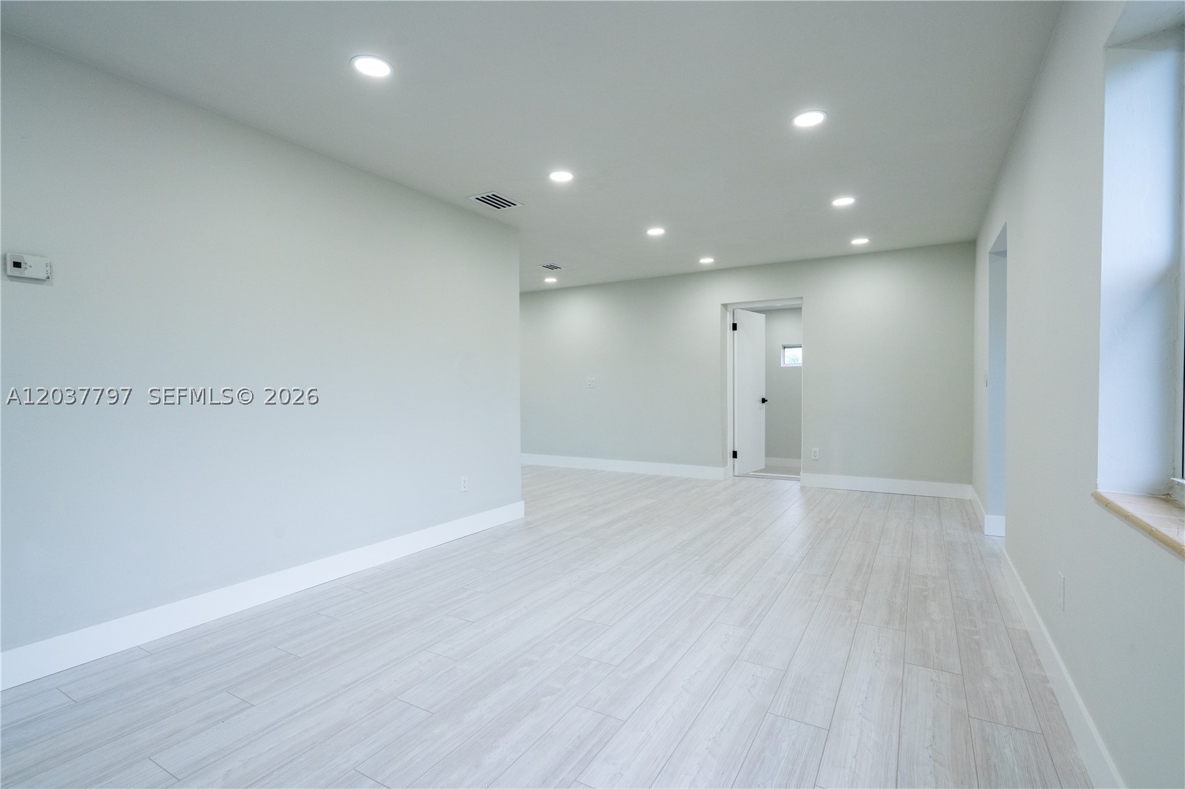 1550 Ne 9th Ct Property Photo 5