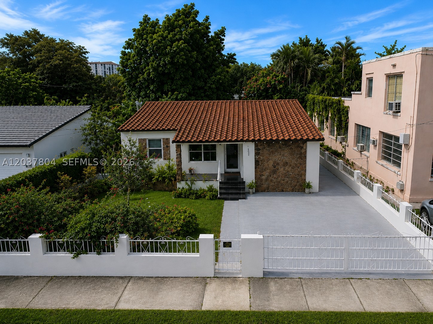 4240 SW 14th St