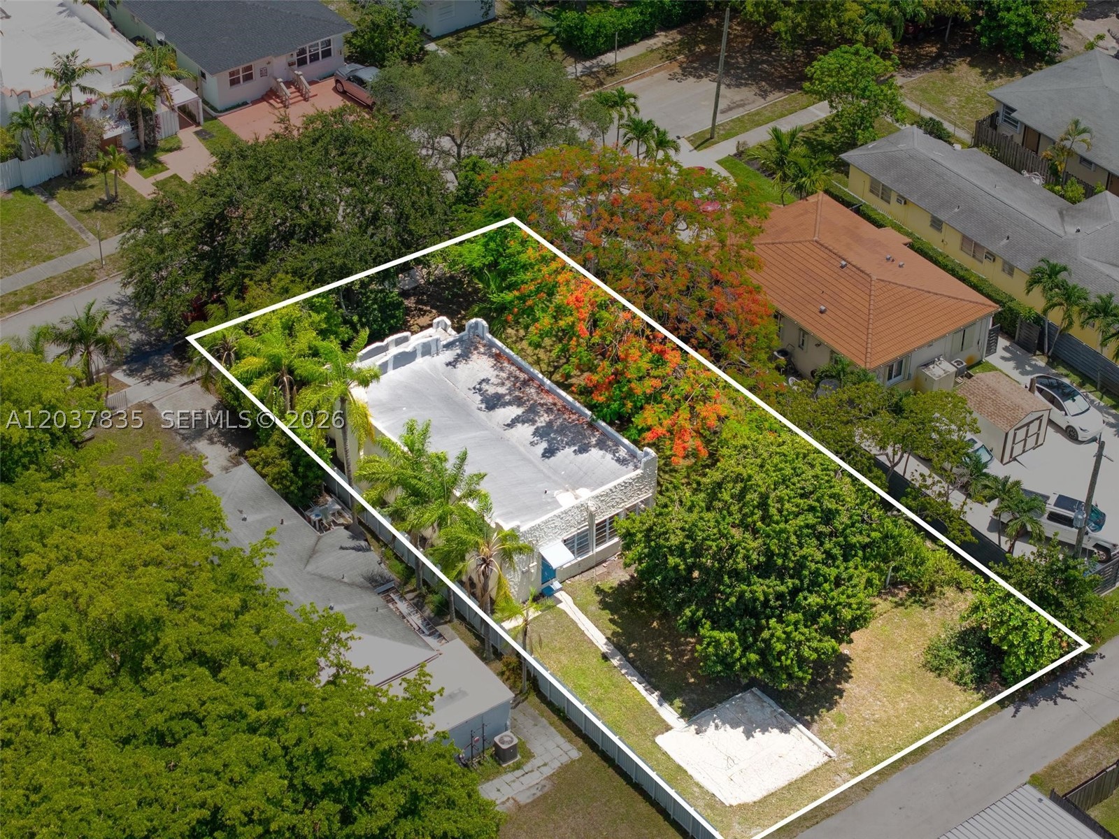 1954 Dewey St Property Photo 1