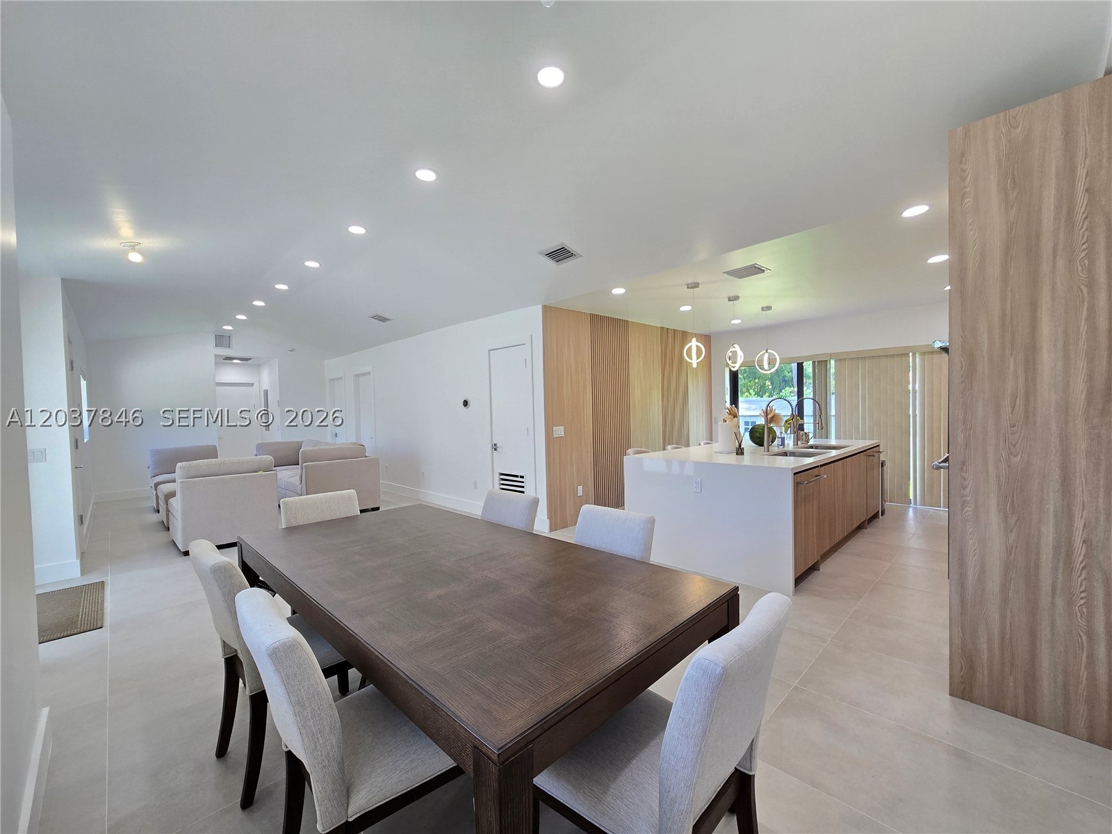 1141 Hollywood Blvd Property Photo 4