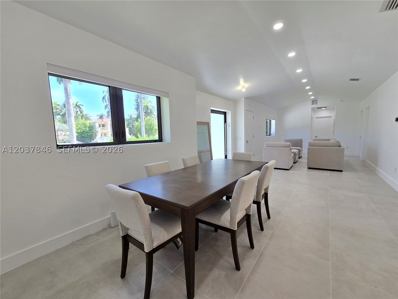 1141 Hollywood Blvd Property Photo 5