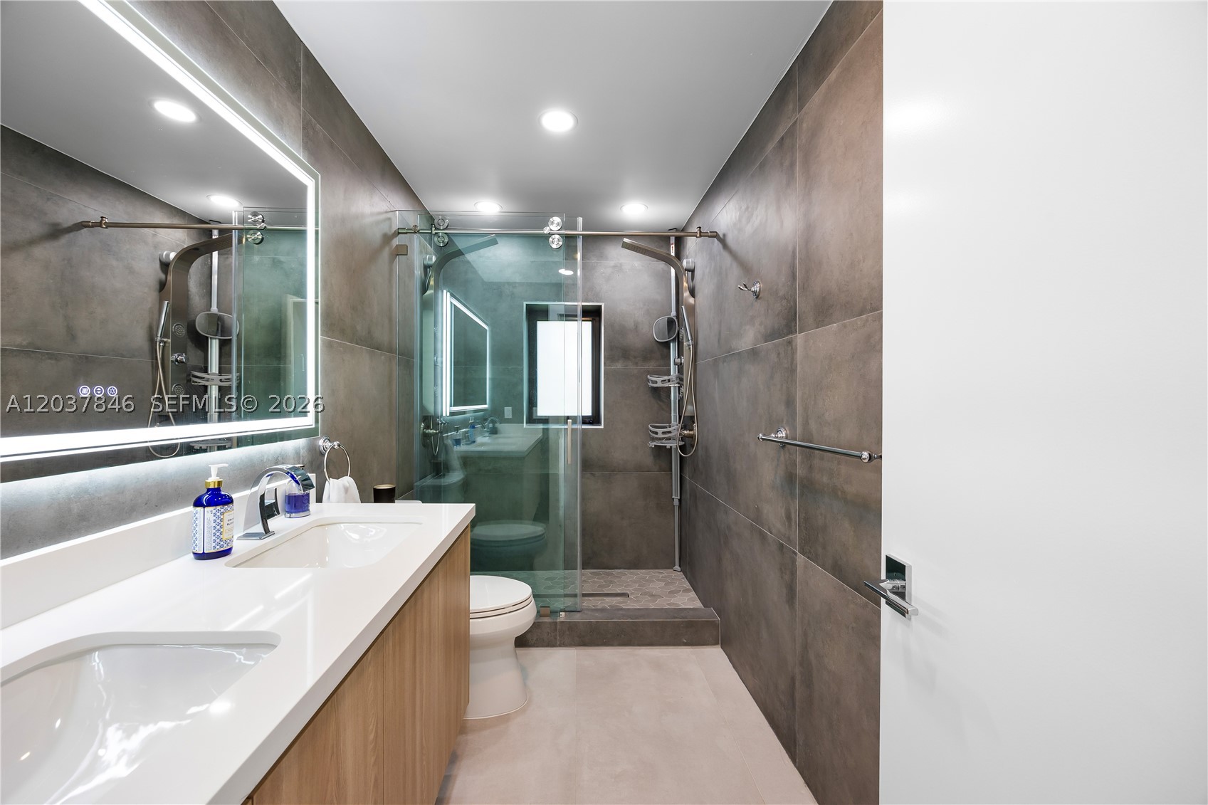 1141 Hollywood Blvd Property Photo 26