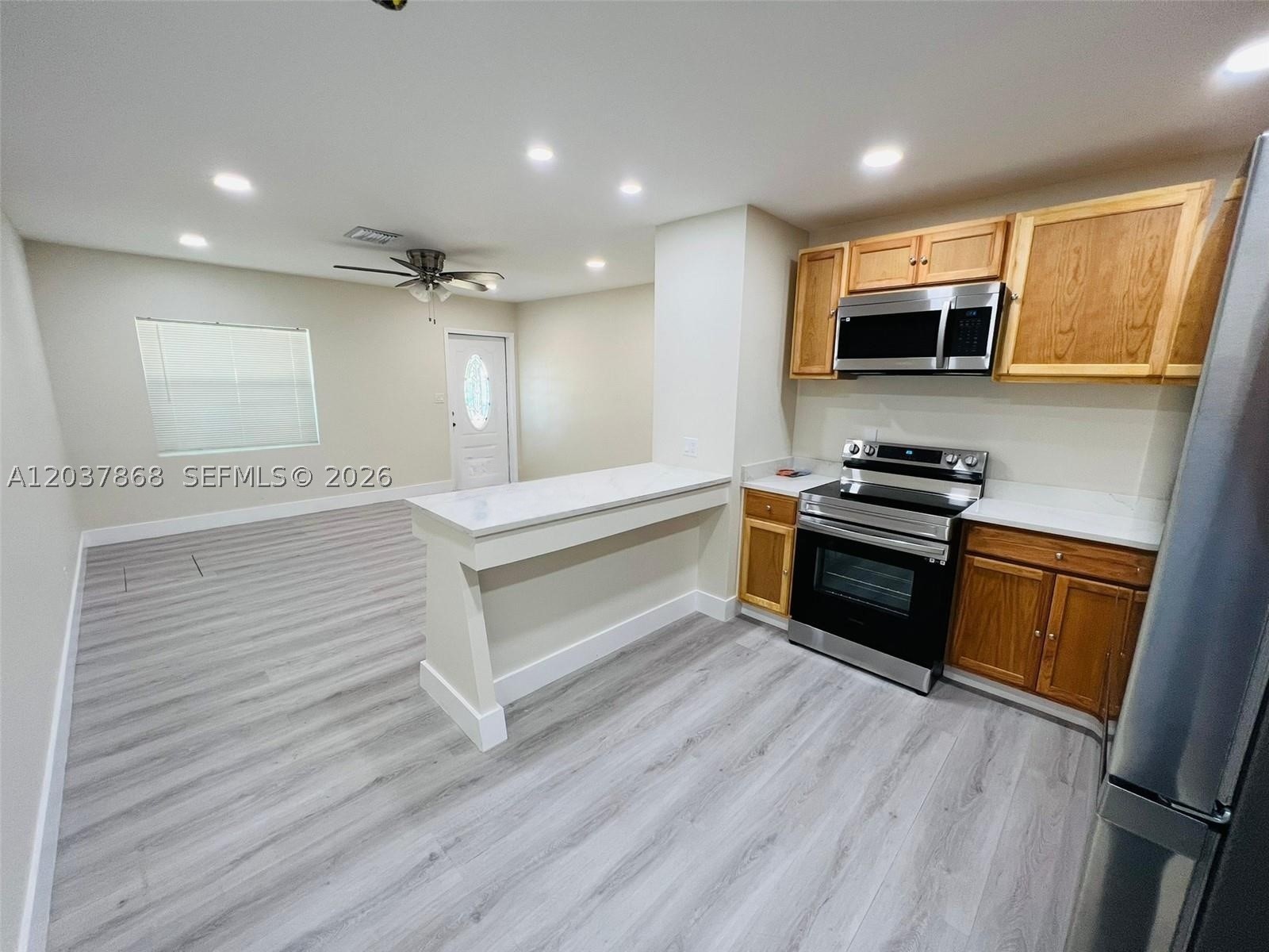 2434 Polk St Property Photo 6