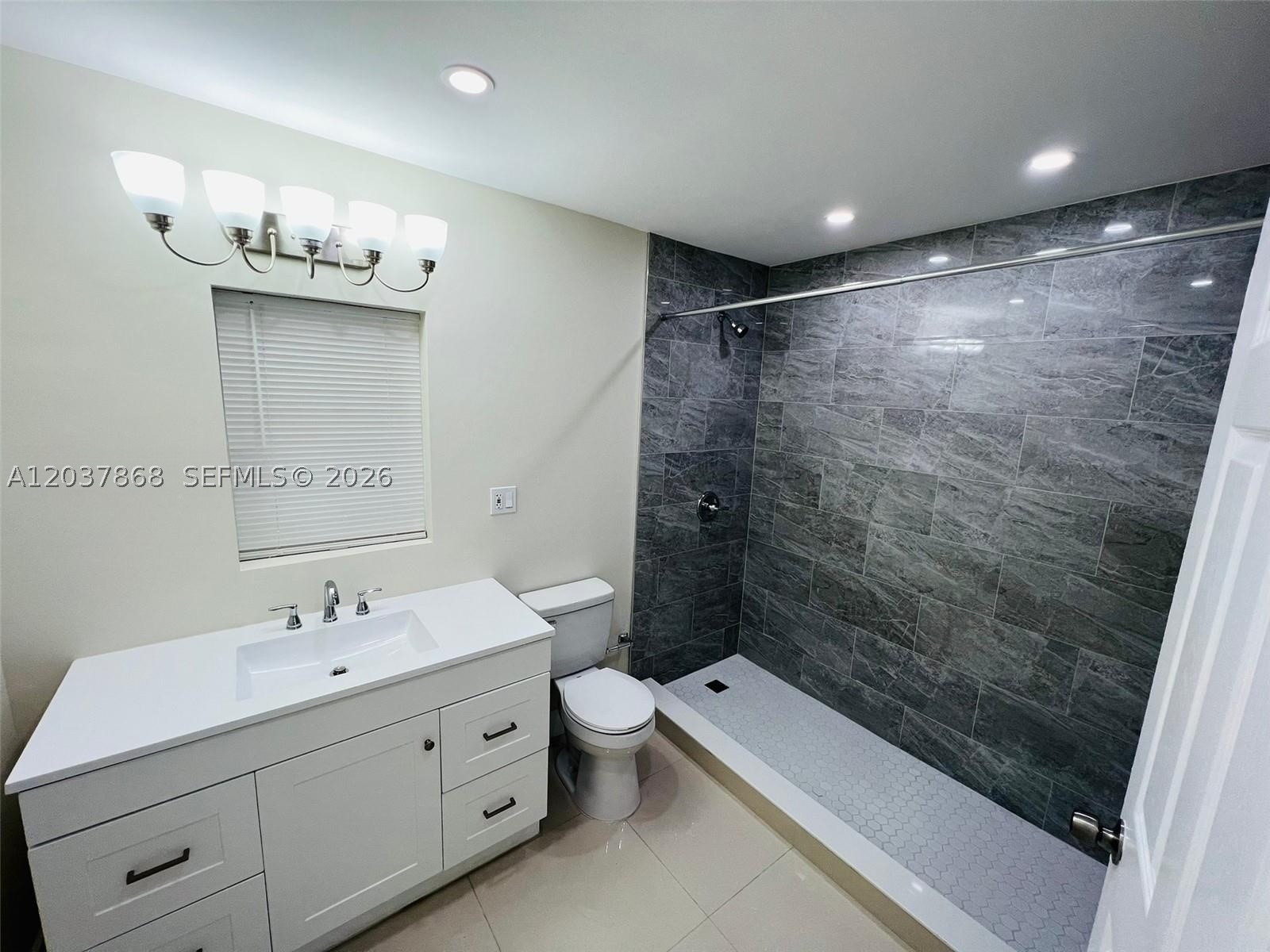 2434 Polk St Property Photo 7