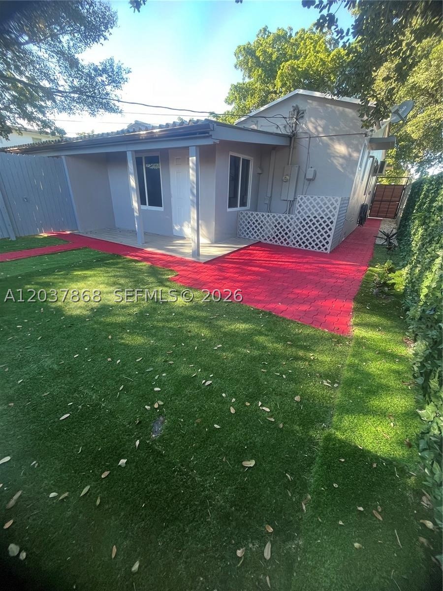2434 Polk St Property Photo 15