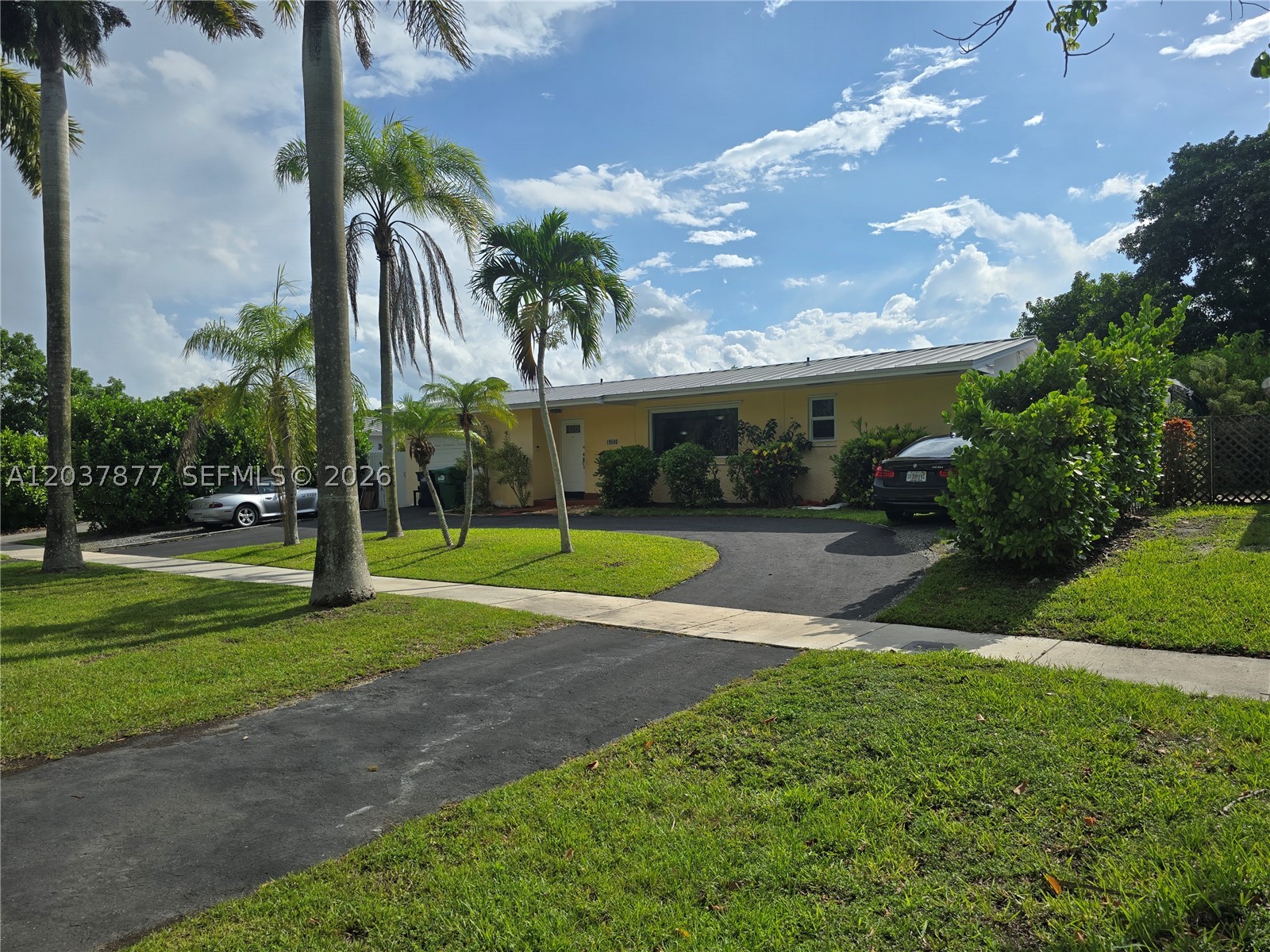 19500 Sw 87th Ave Property Photo