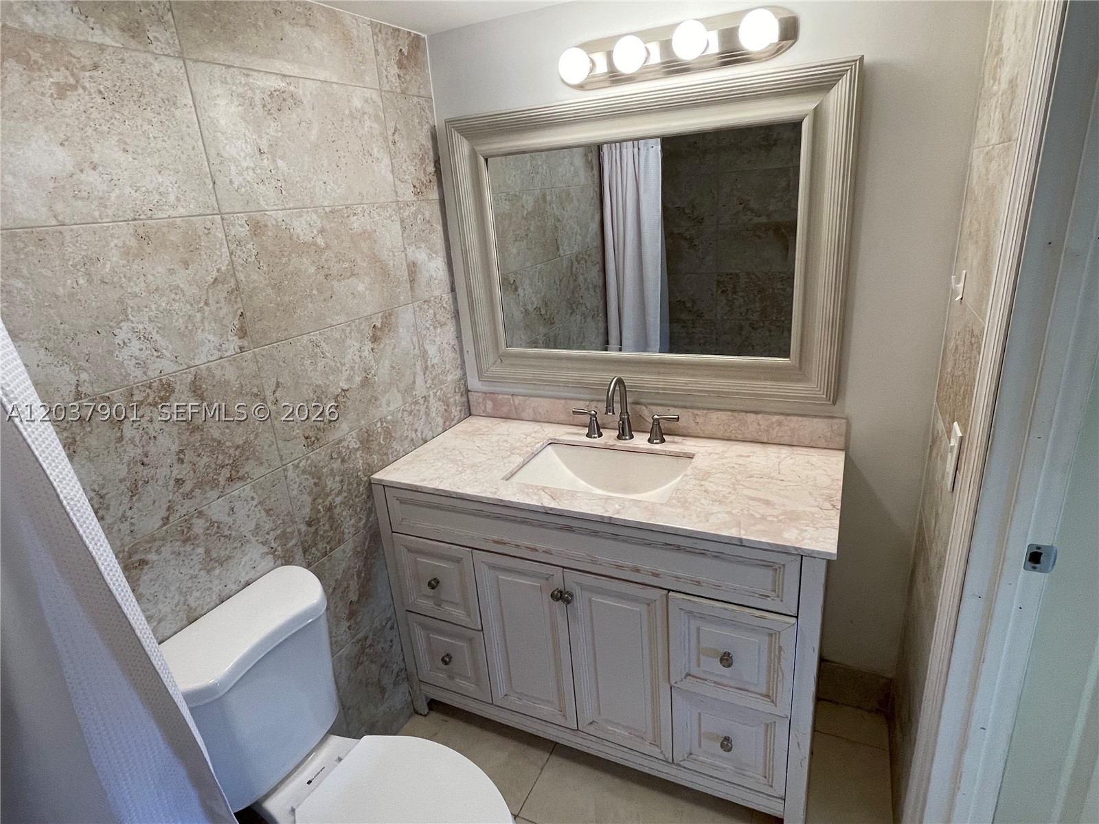 3690 N 56th Ave 904 Property Photo 8