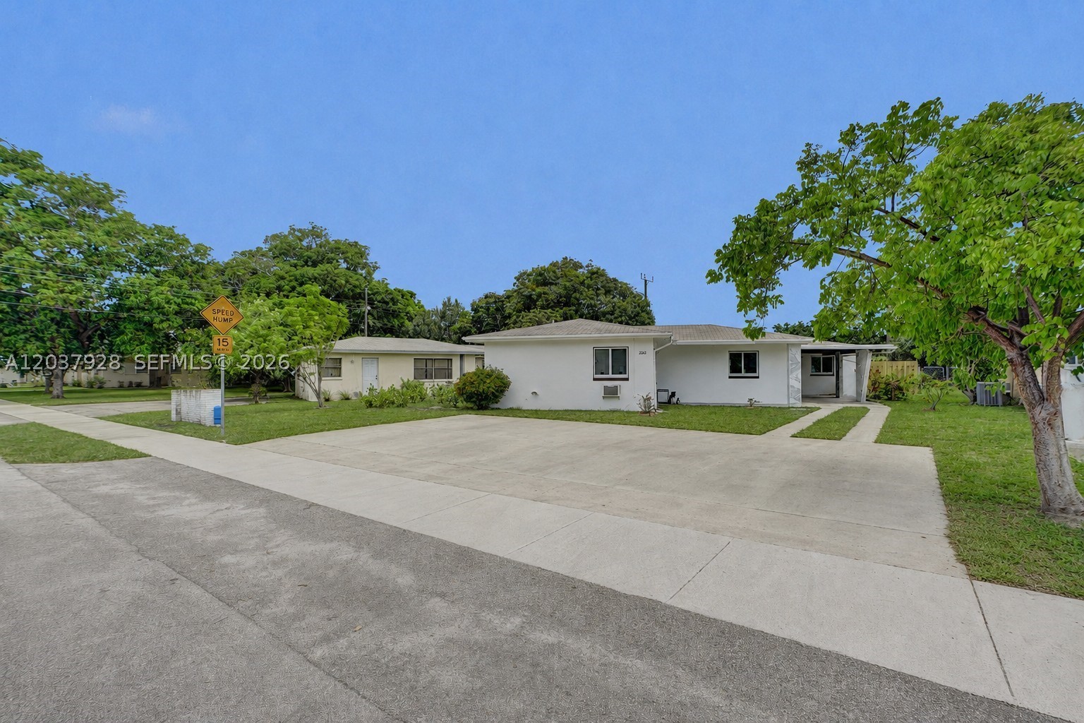 2343 NW 28th St