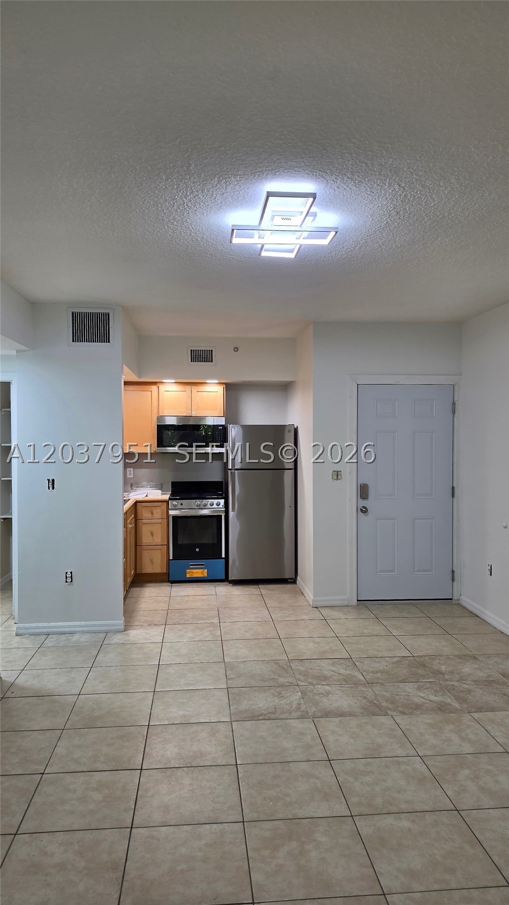 2630 SW 28th St 14 Property Photo 1