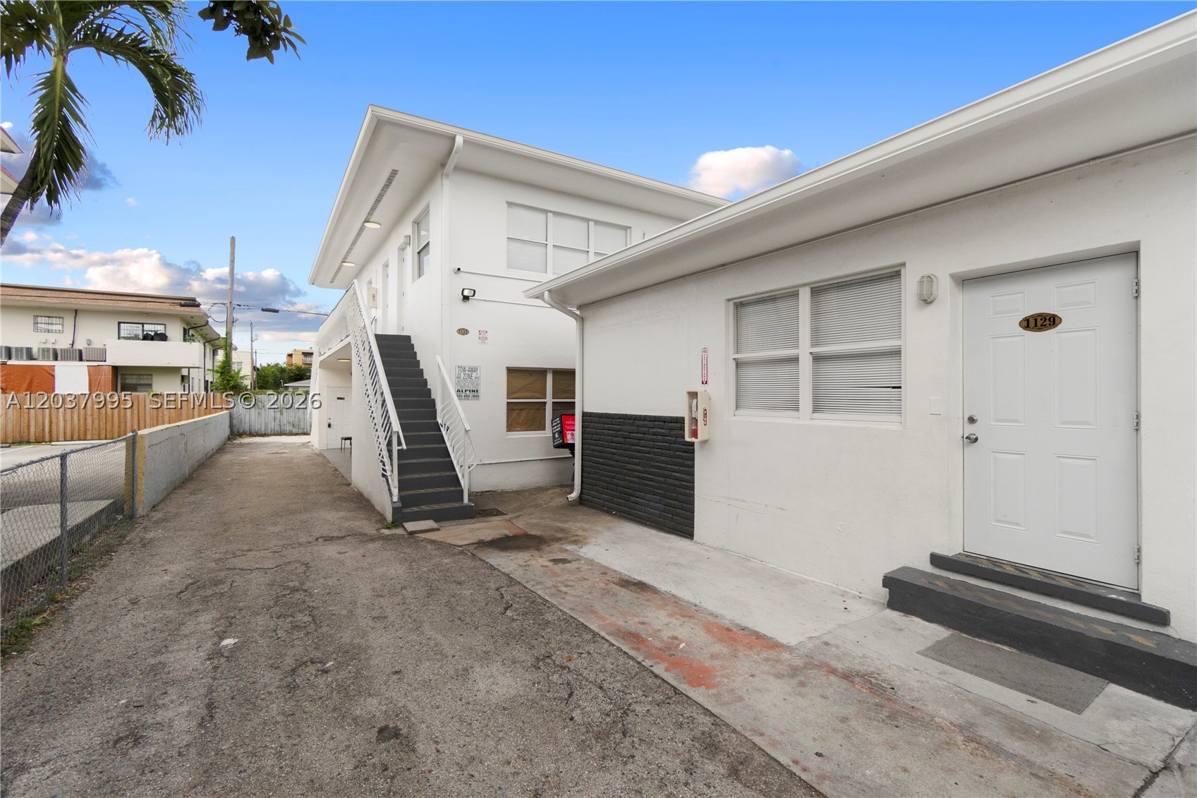 1131 Sw 7th St Property Photo 4