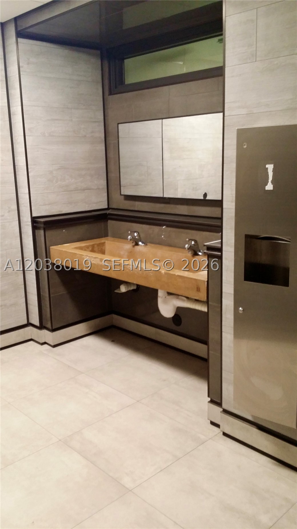 2216 N 20th Ave Property Photo 8