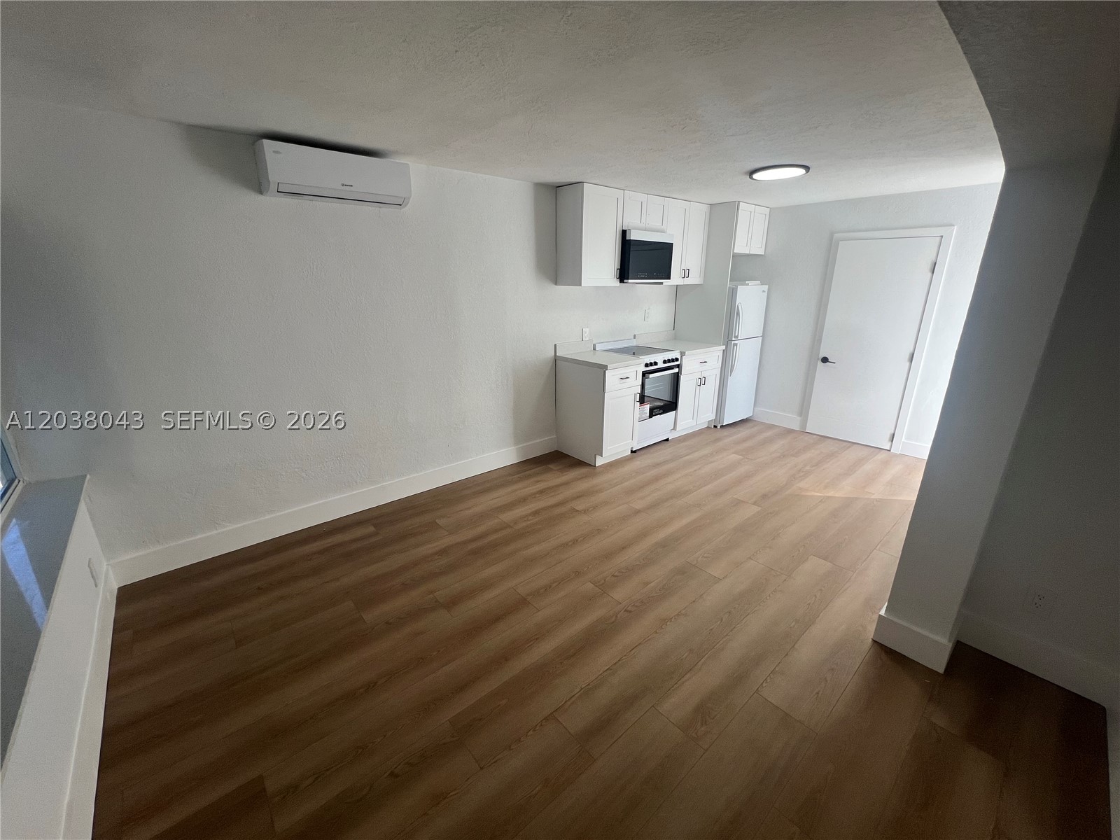 1706 Arthur St Property Photo 6