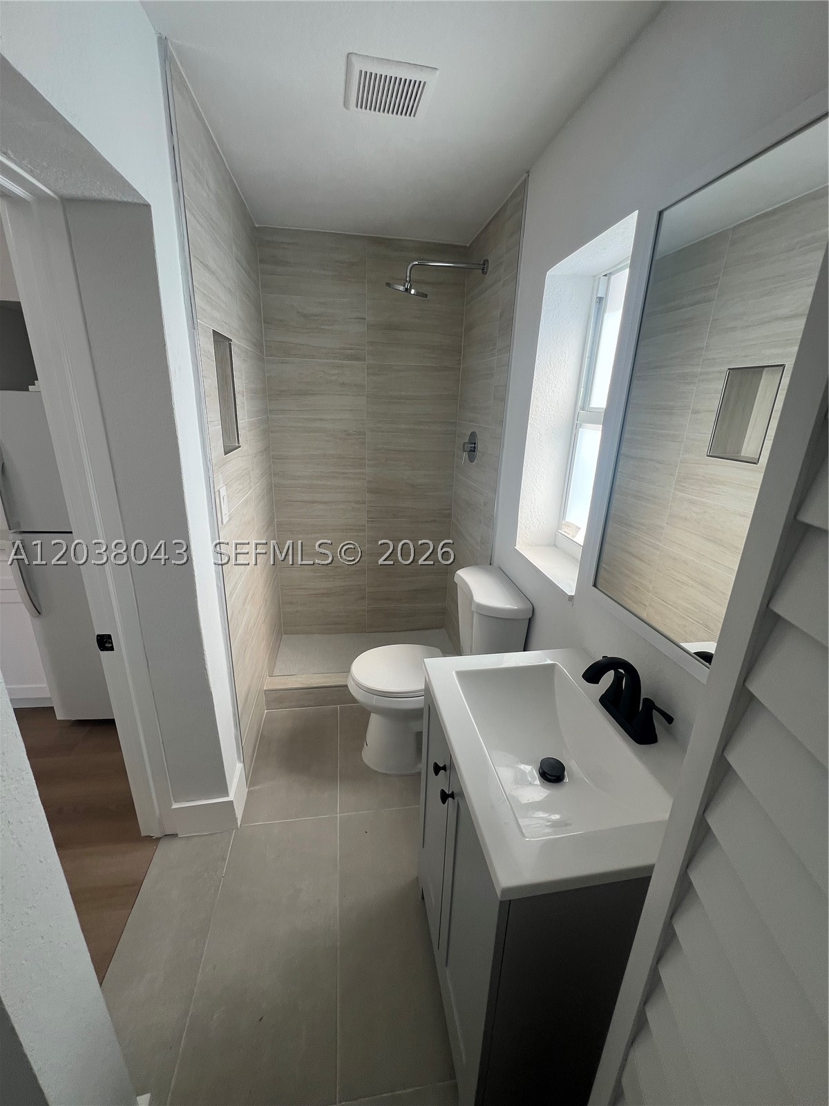 1706 Arthur St Property Photo 8