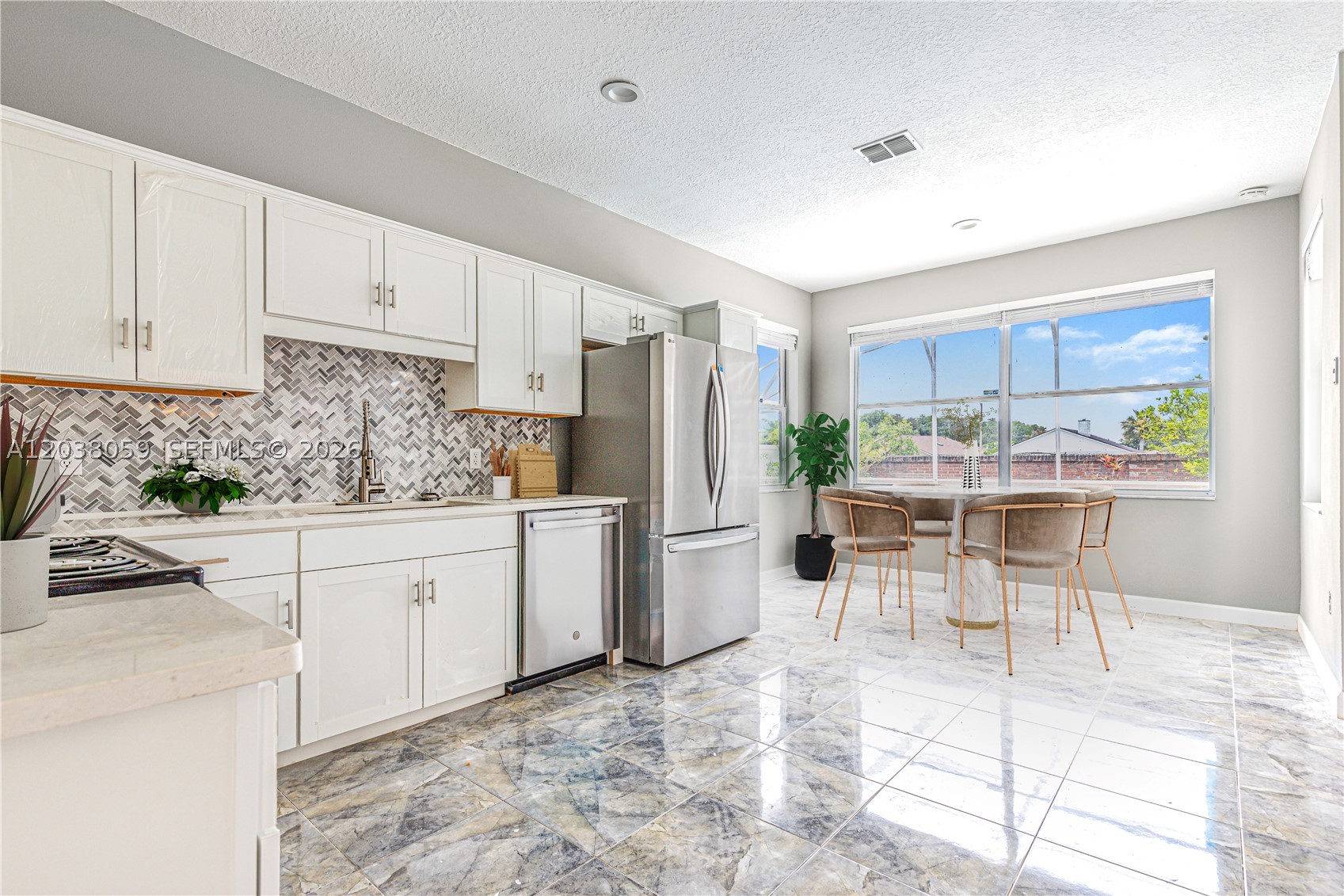 2252 Wyndam Way Property Photo 4