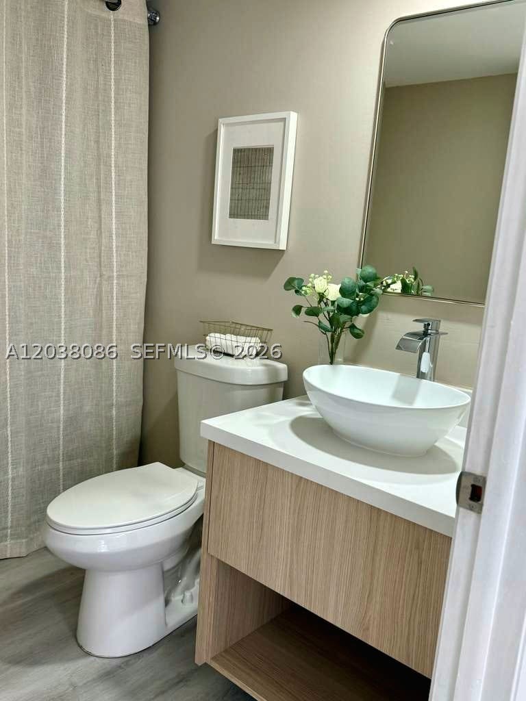 2565 Garden Ct Property Photo 9