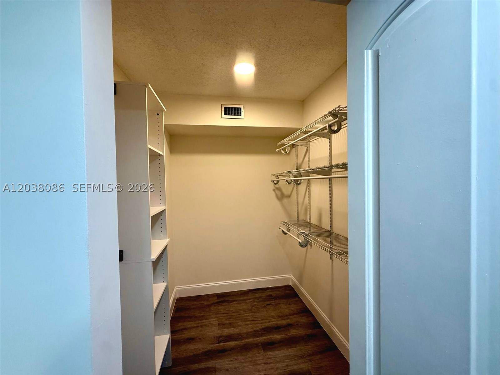 2565 Garden Ct Property Photo 12