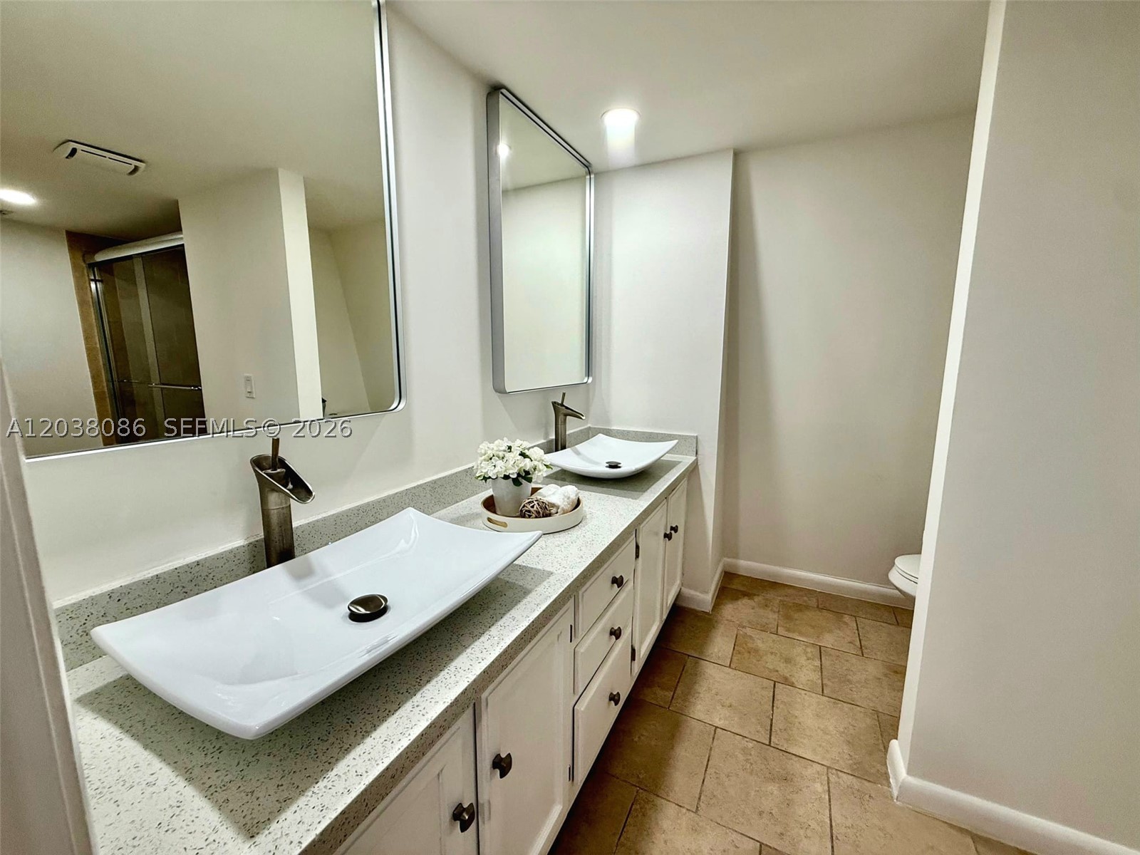 2565 Garden Ct Property Photo 15