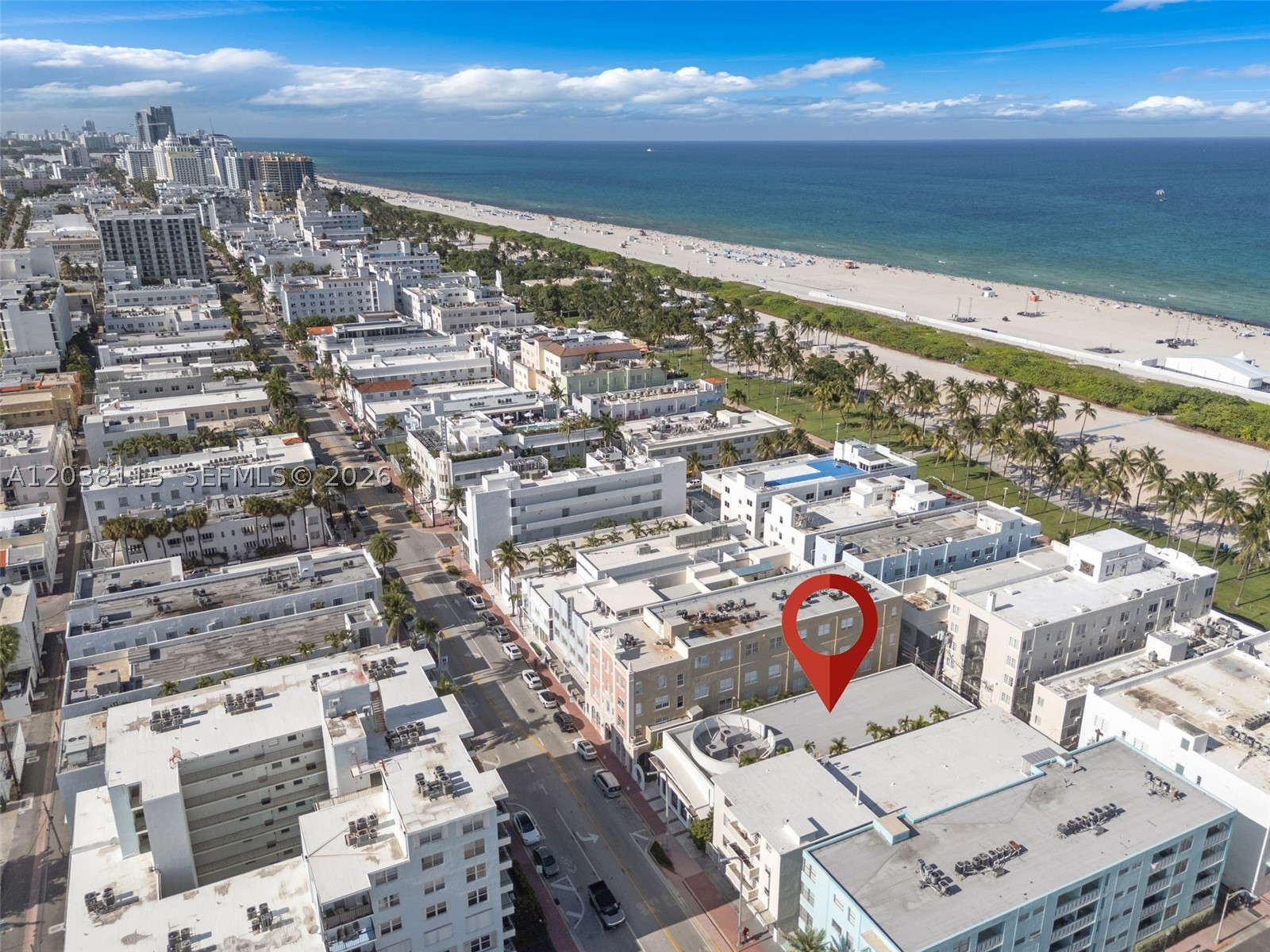 721 Collins Ave Property Photo 3