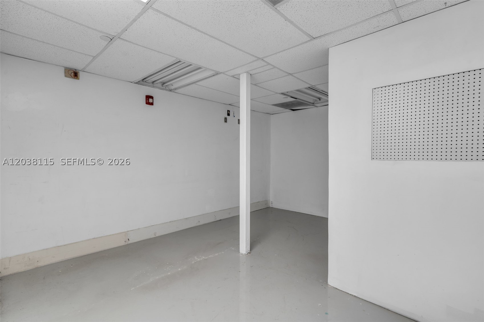 721 Collins Ave Property Photo 8