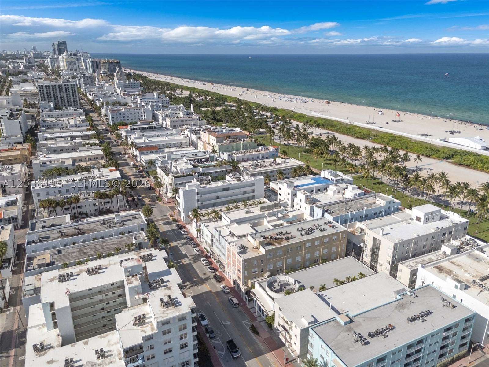 721 Collins Ave Property Photo 14