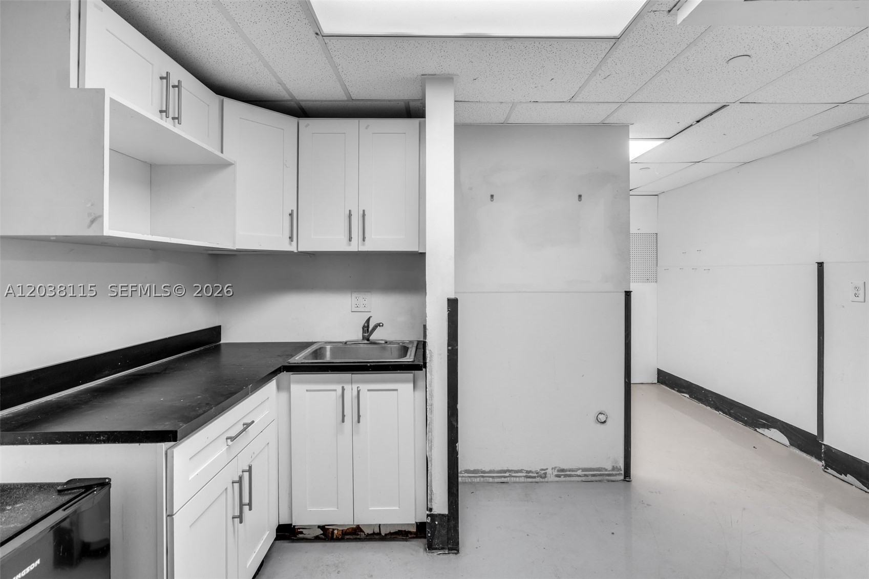 721 Collins Ave Property Photo 27