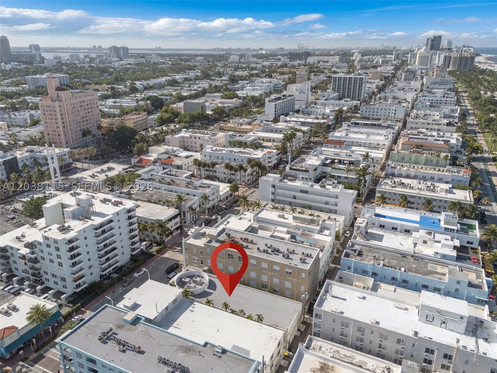721 Collins Ave Property Photo 32