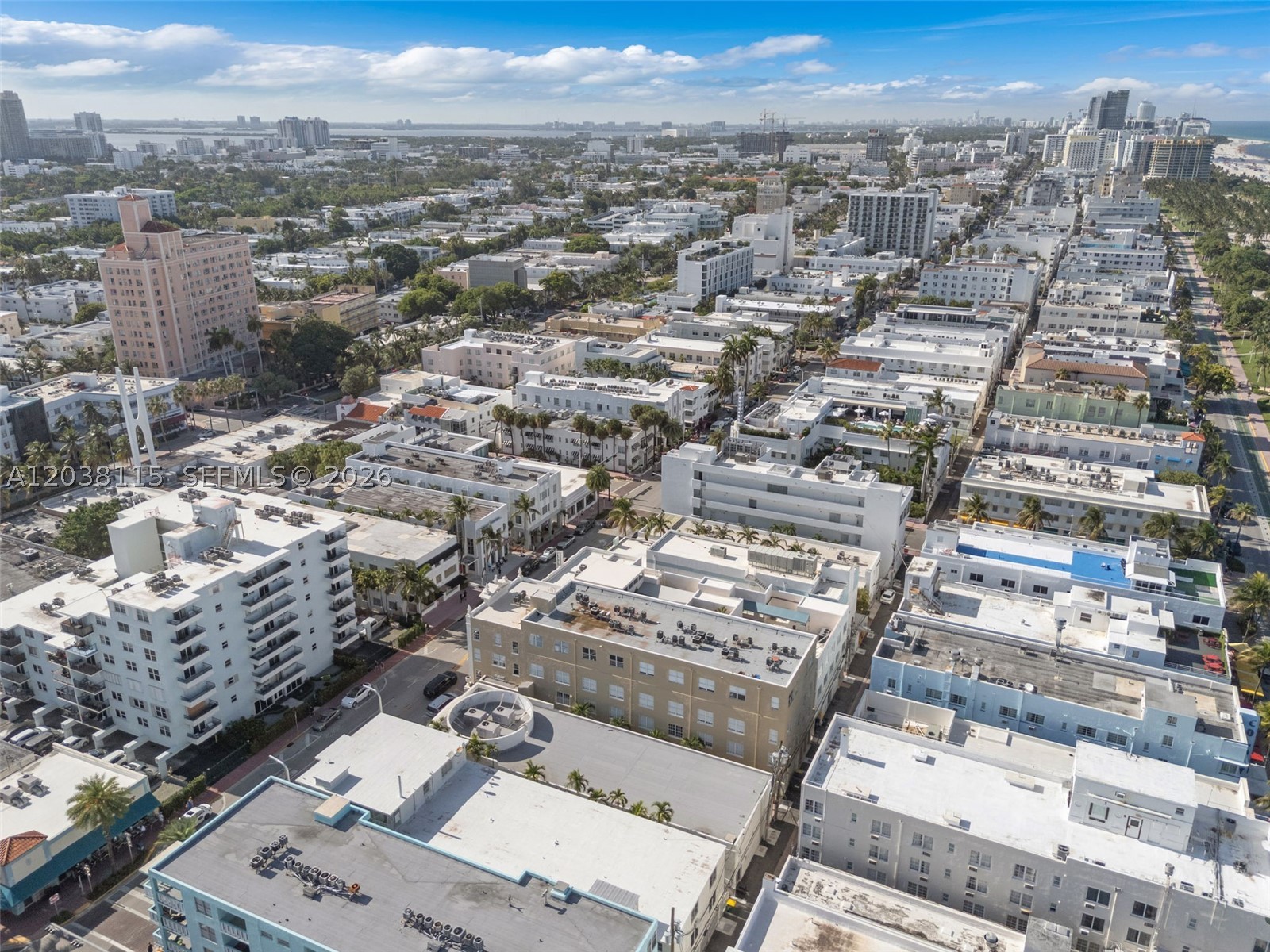 721 Collins Ave Property Photo 33