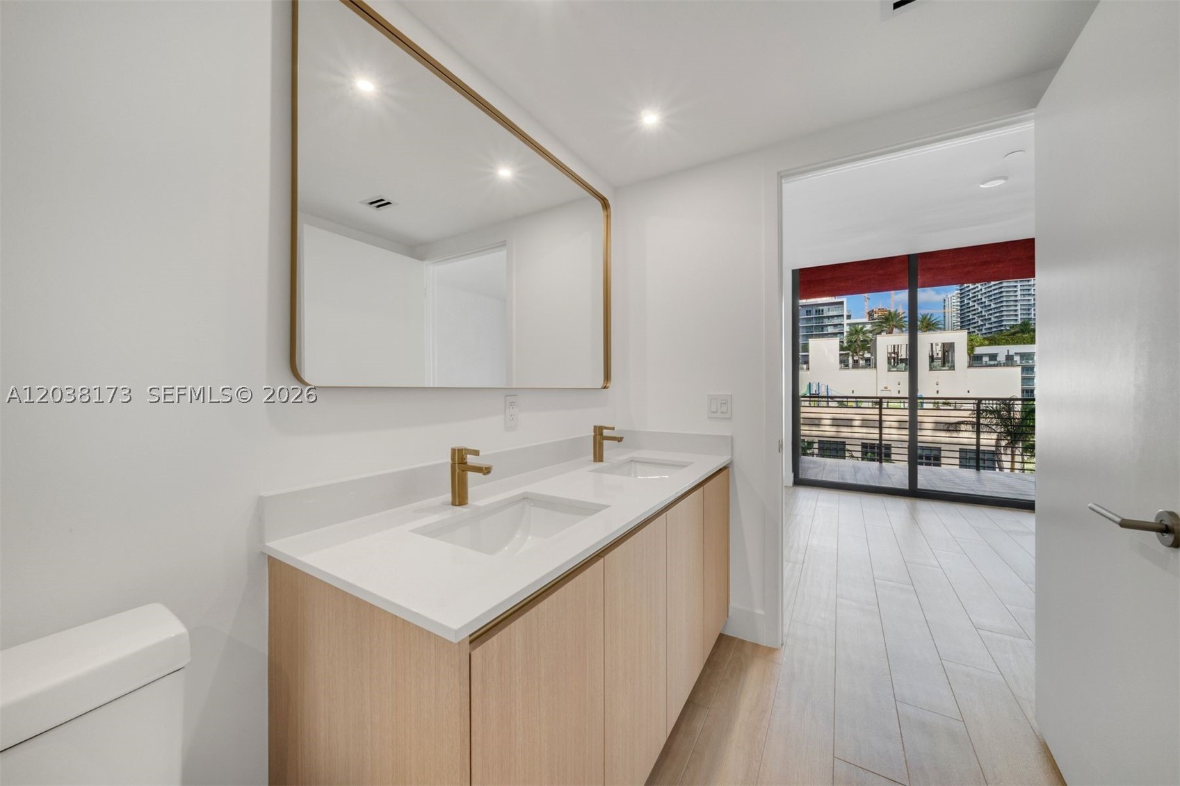 90 32 503 Property Photo 21
