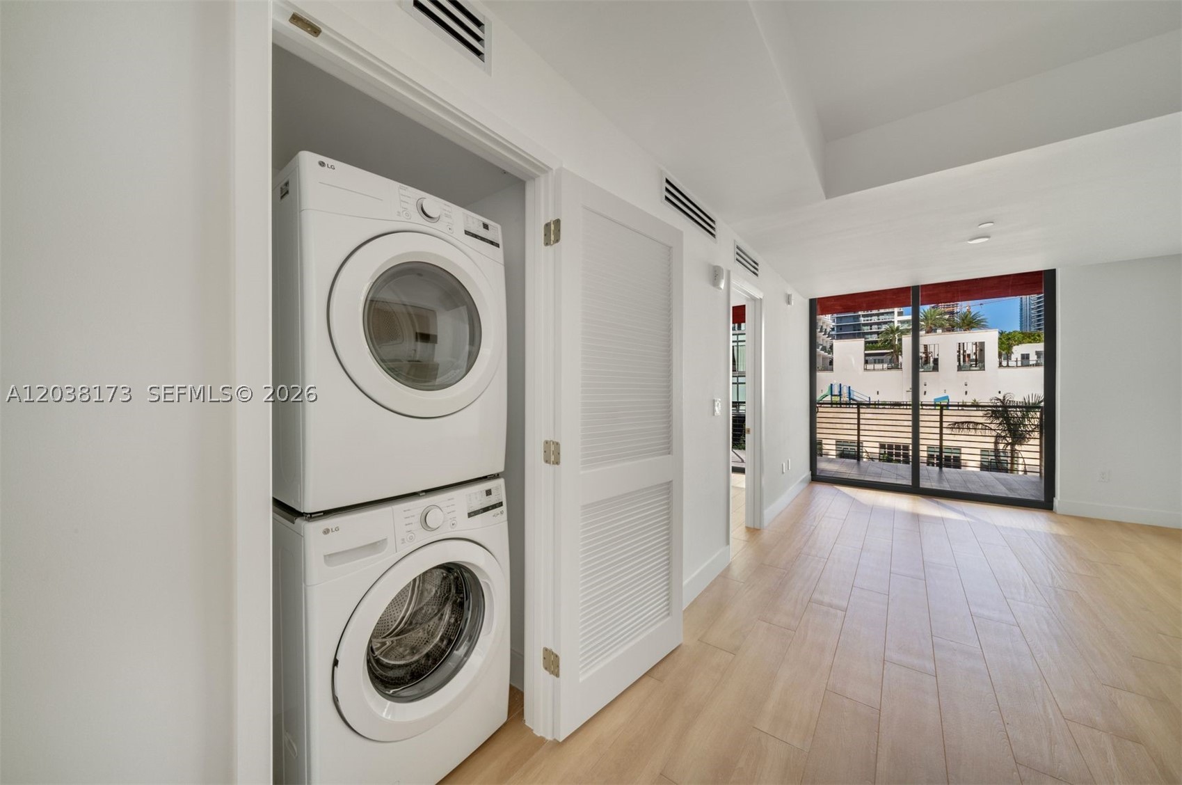 90 32 503 Property Photo 23