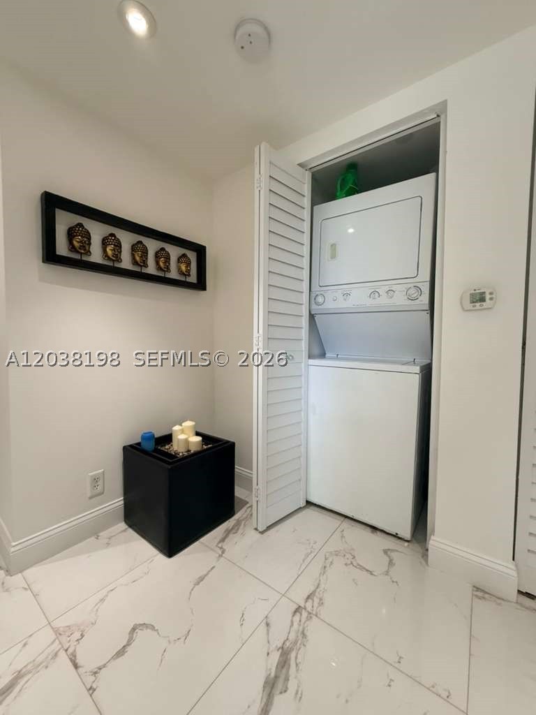 111 E Flagler St 806 Property Photo 14