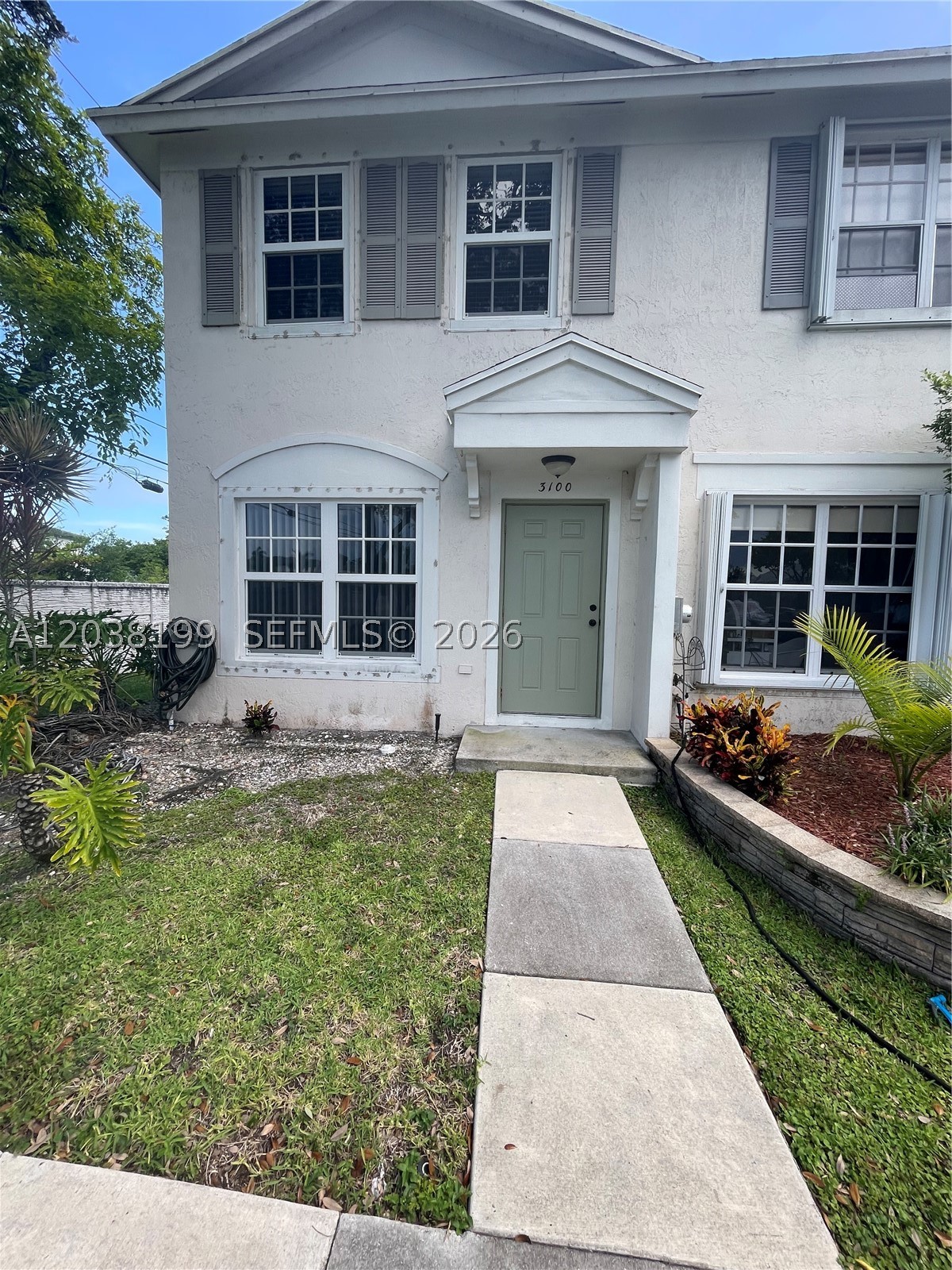3100 SW 50th St Property Photo 1