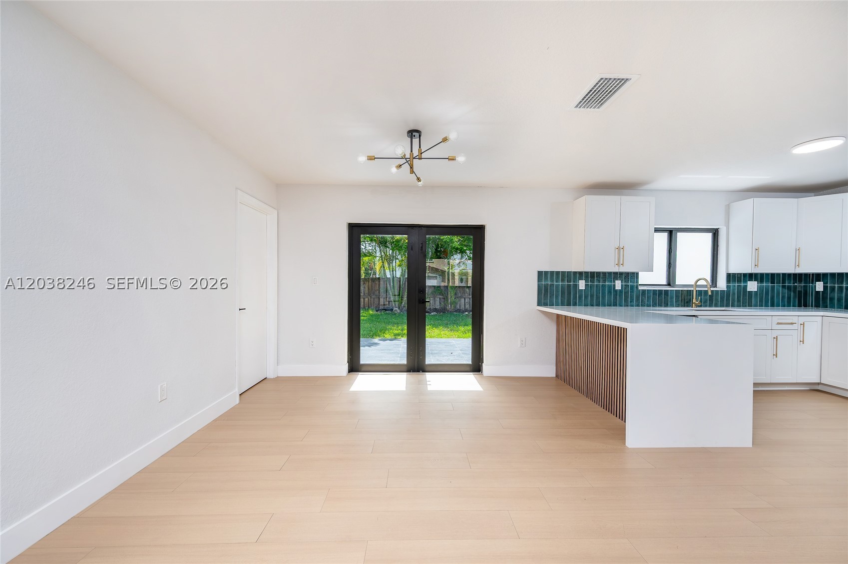 A12038246 Property Photo 7