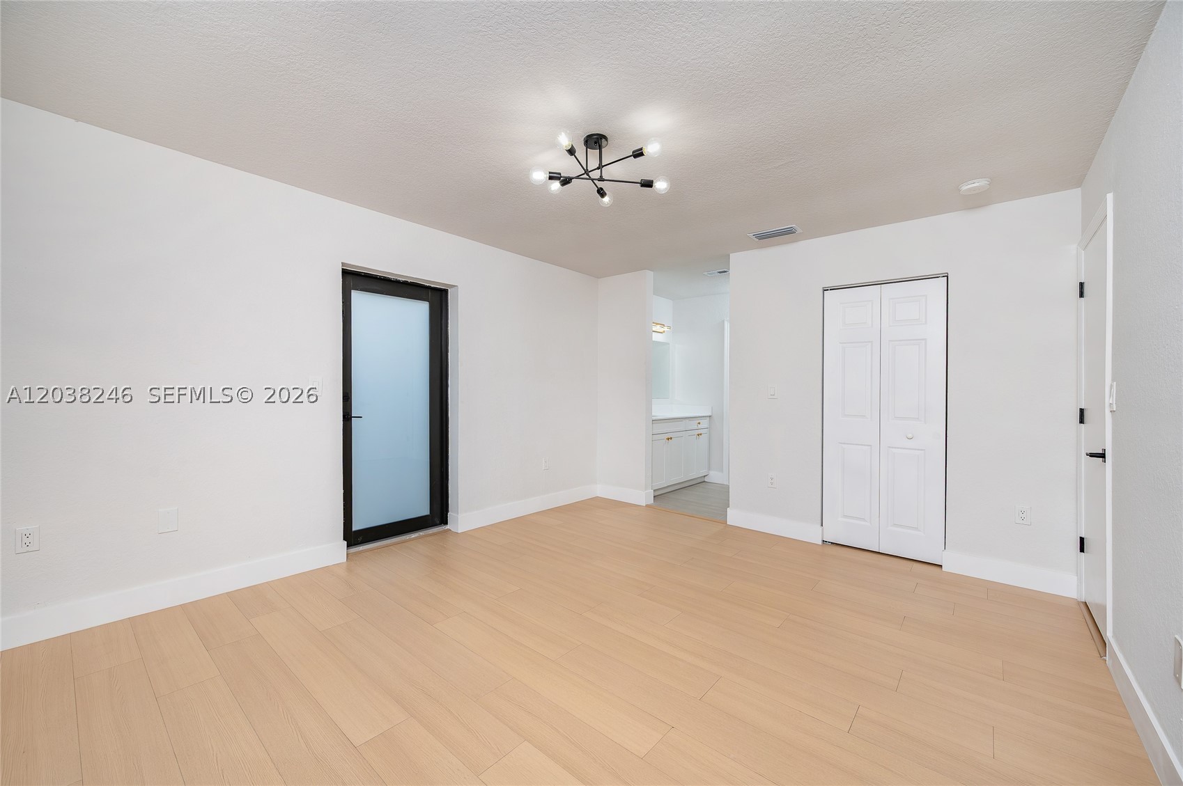 A12038246 Property Photo 10