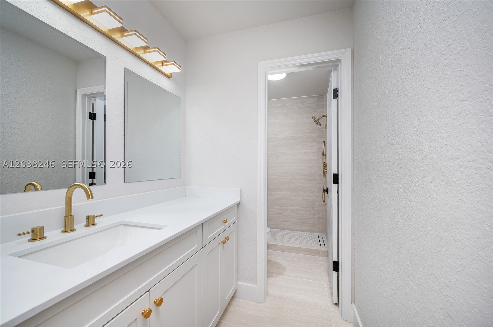 A12038246 Property Photo 13