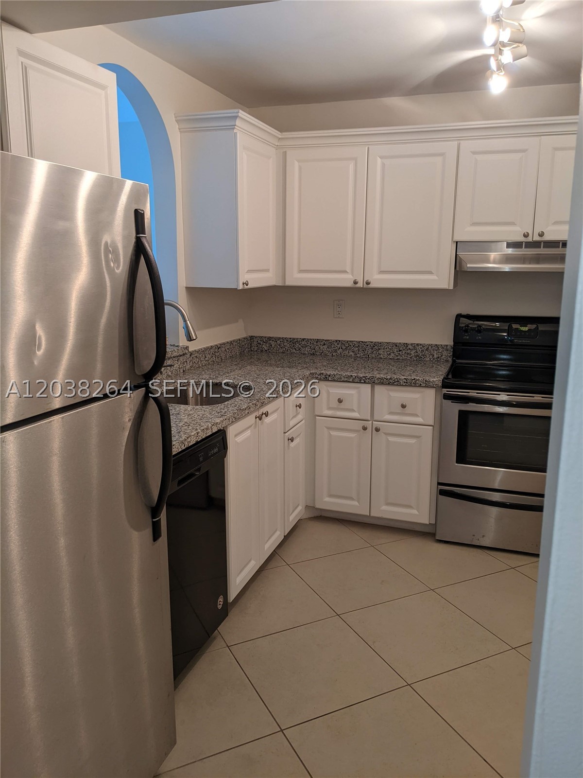 711 N Pine Island Rd 314 Property Photo 3