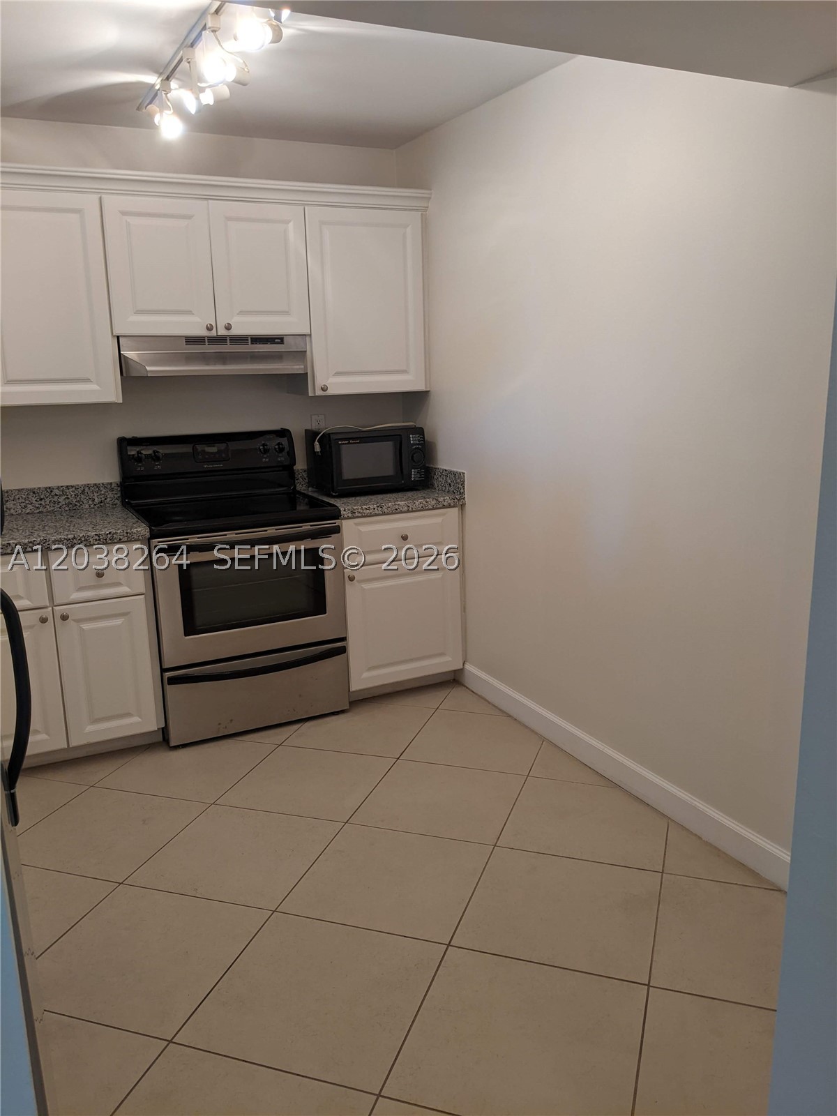 711 N Pine Island Rd 314 Property Photo 4