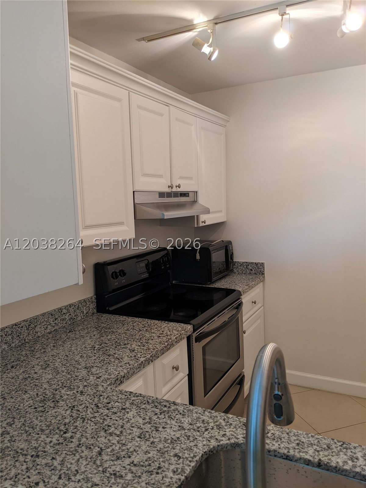 711 N Pine Island Rd 314 Property Photo 5