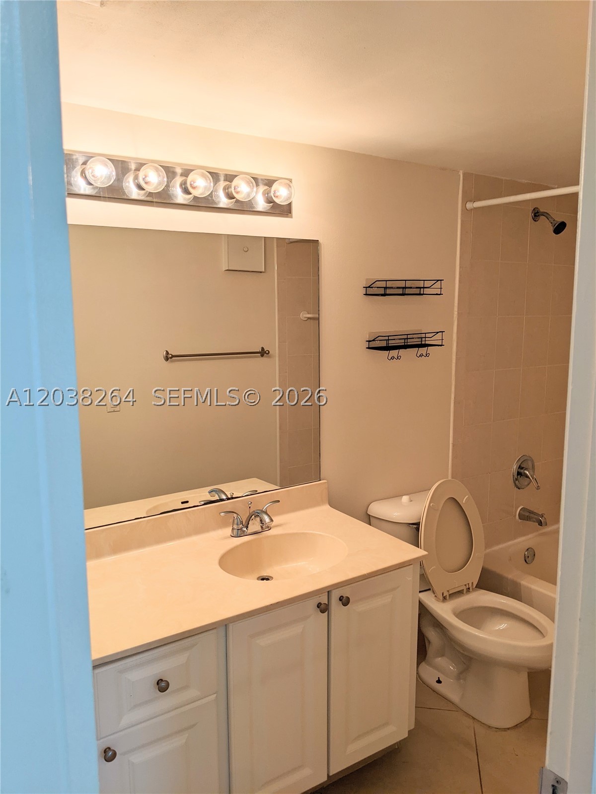 711 N Pine Island Rd 314 Property Photo 16