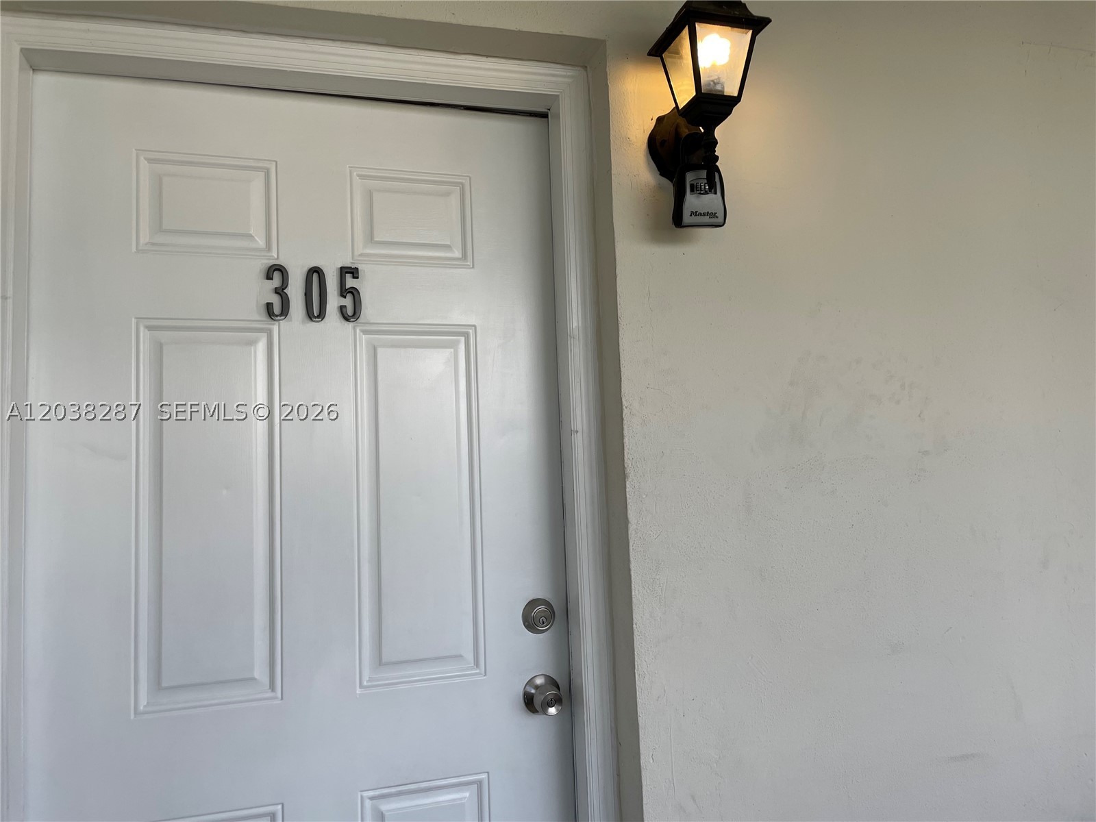 1450 Ne 170th St 305 Property Photo 6