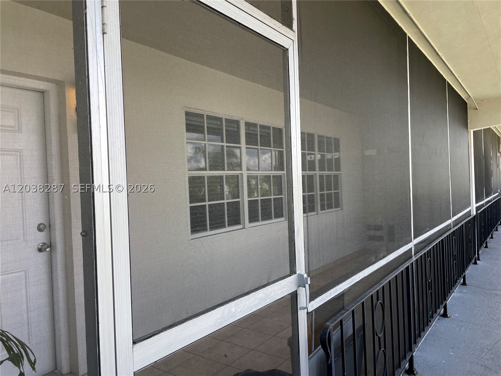 1450 Ne 170th St 305 Property Photo 11