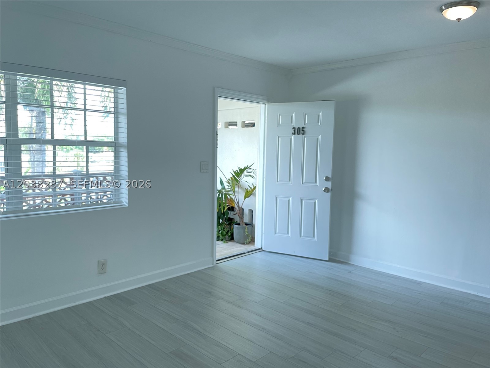 1450 Ne 170th St 305 Property Photo 32