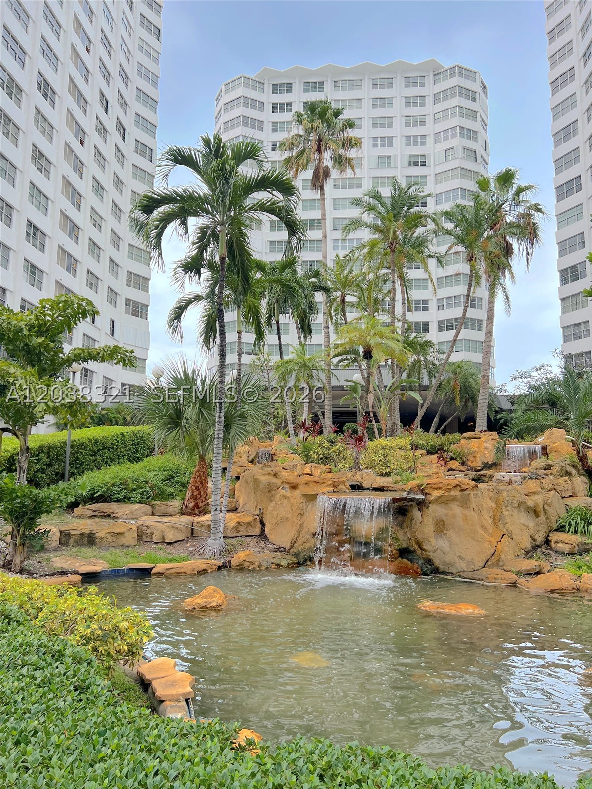 801 Brickell Bay Dr 364 Property Photo 1