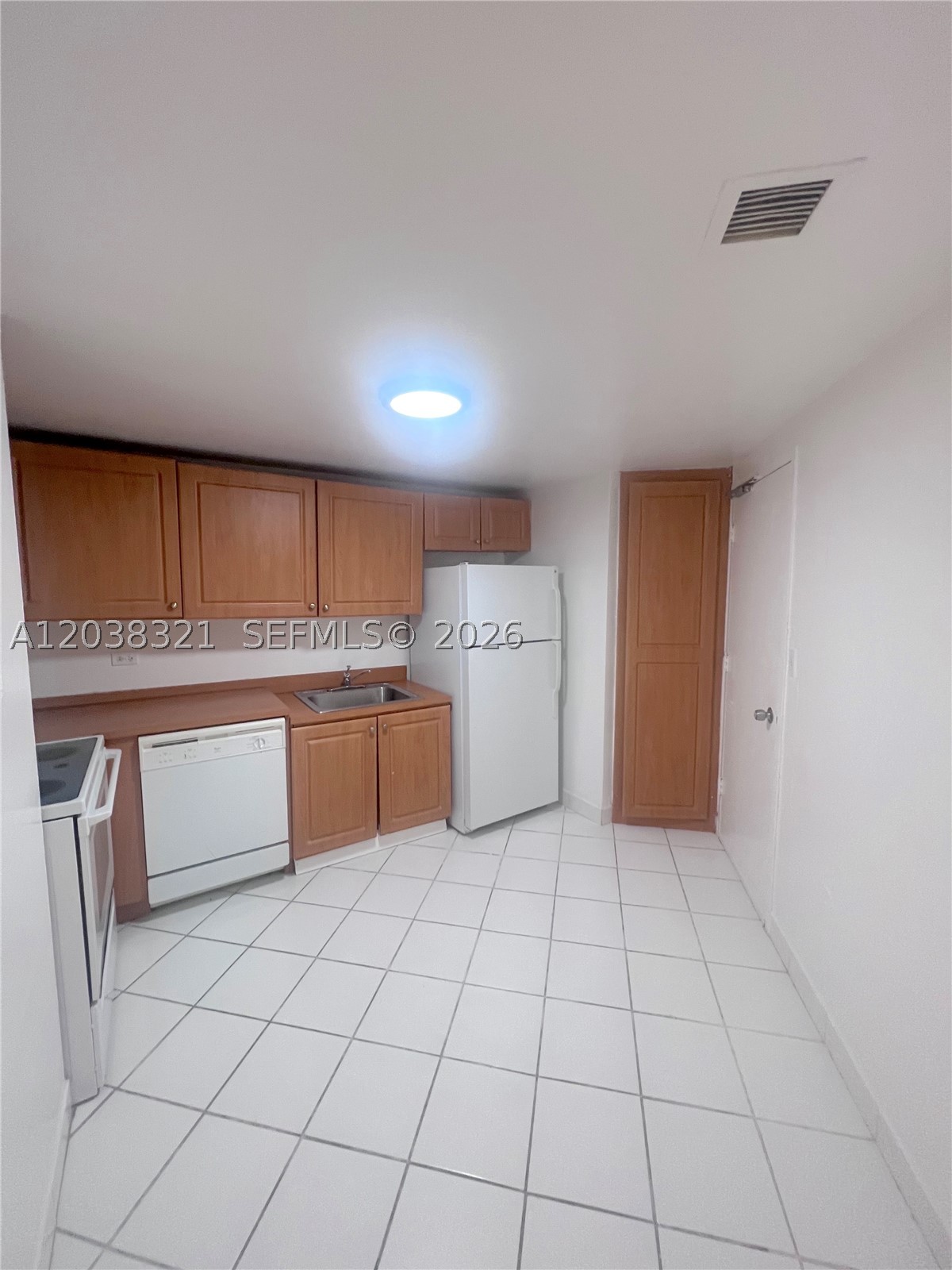 801 Brickell Bay Dr 364 Property Photo 9