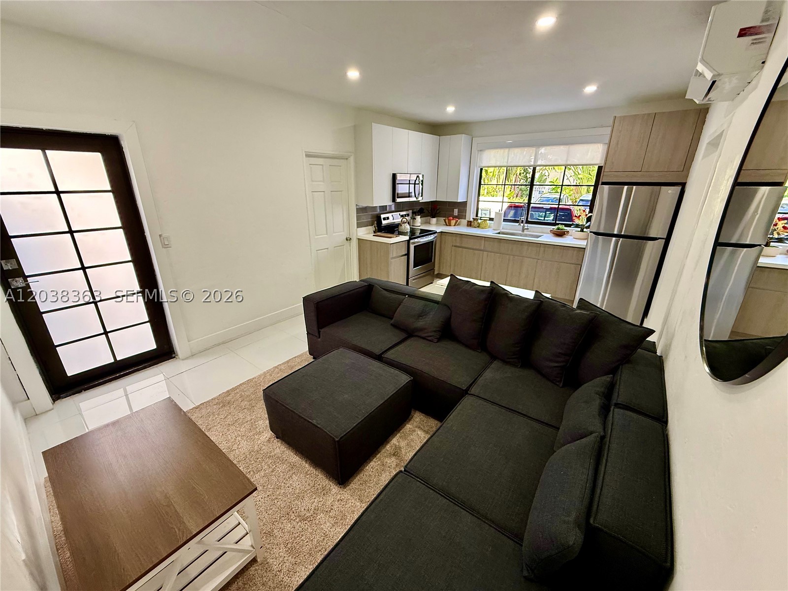 733 Michigan Ave 9 Property Photo 3